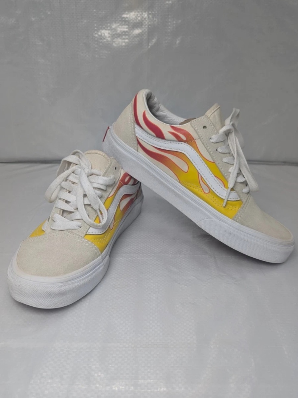 VANS Old Skool Flames Low Top White Skate Women’s Sneakers W7/M5.5 EUC